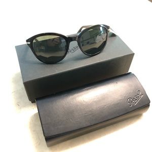 Persol Sunglasses 3025-S, never worn!